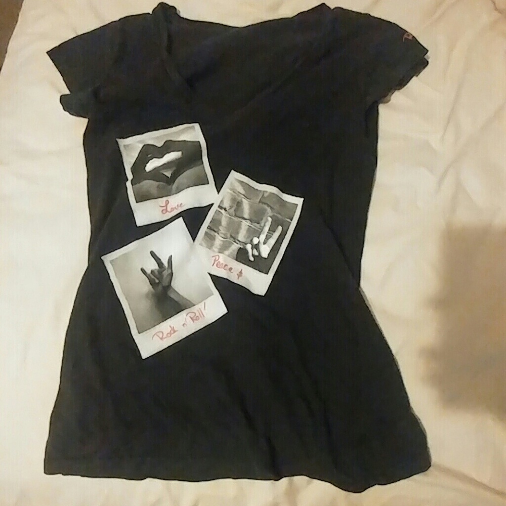 Short sleeve v-neck
